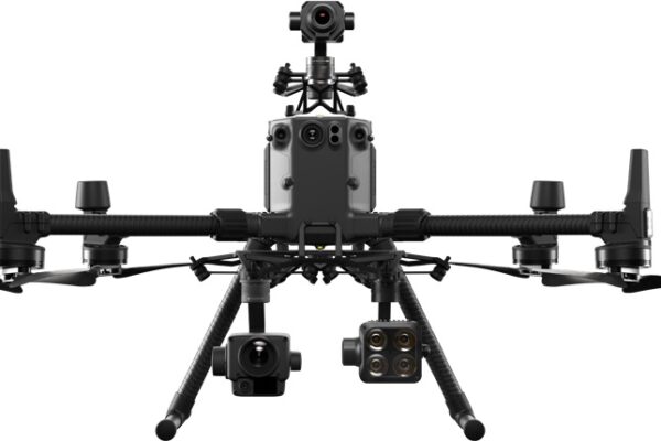 dron z 3 gimbalami jpg